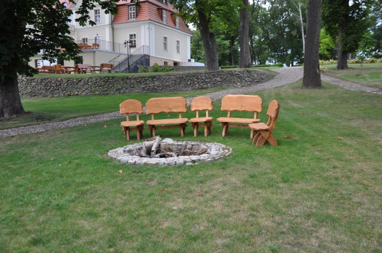 Rezydencja Marii Rybieniec Hotel Kiszkowo Exterior photo